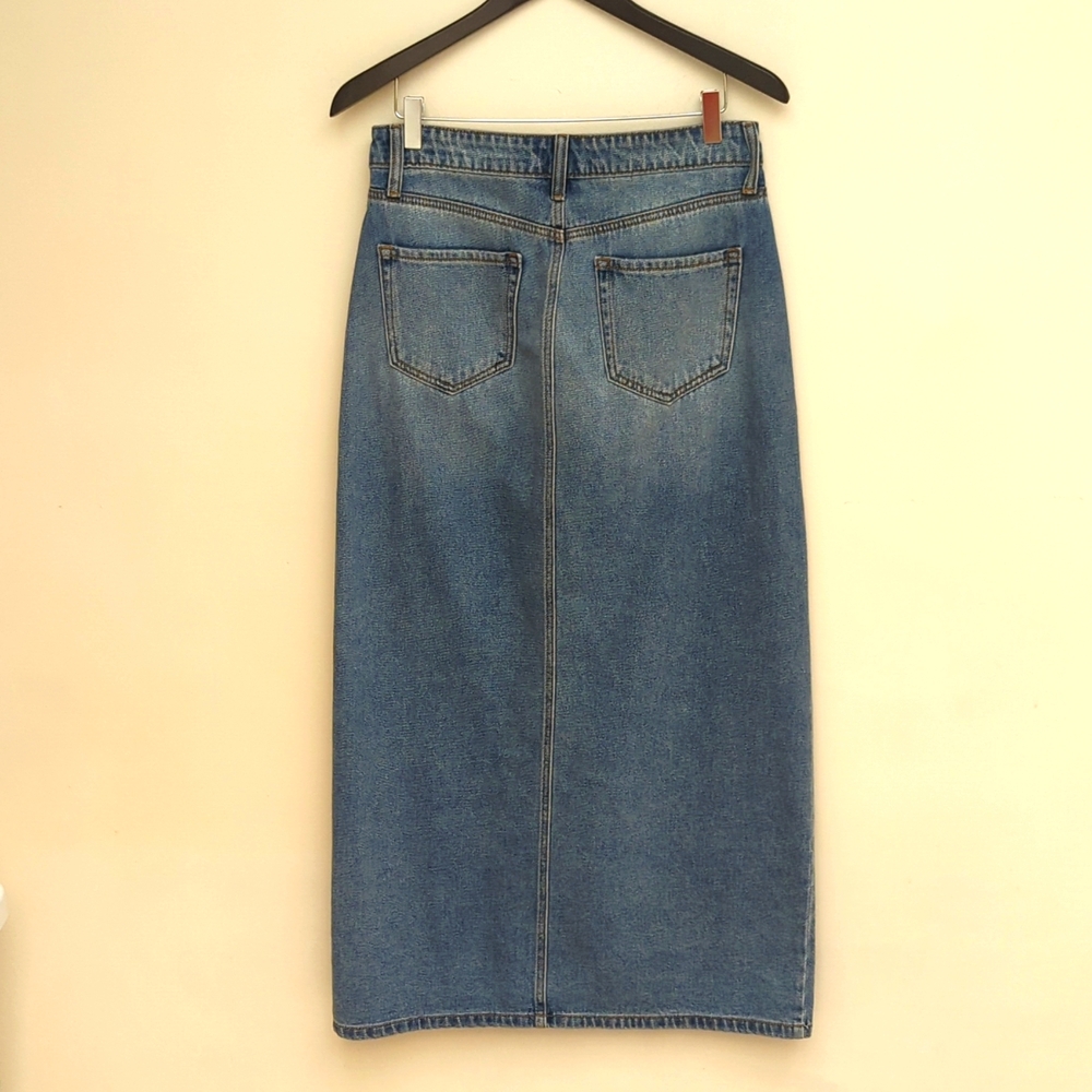 Dramatic Denim Skirt - Picture 2 of 3